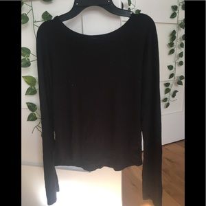 black thin longleeve sweater